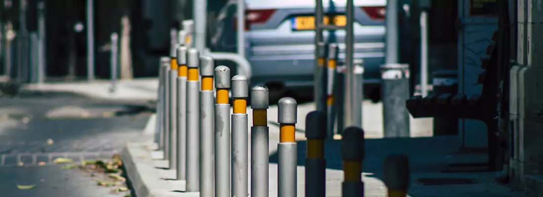 Safe and Convenient Retractable Barrier Column Systems for Properties in Venice, FL